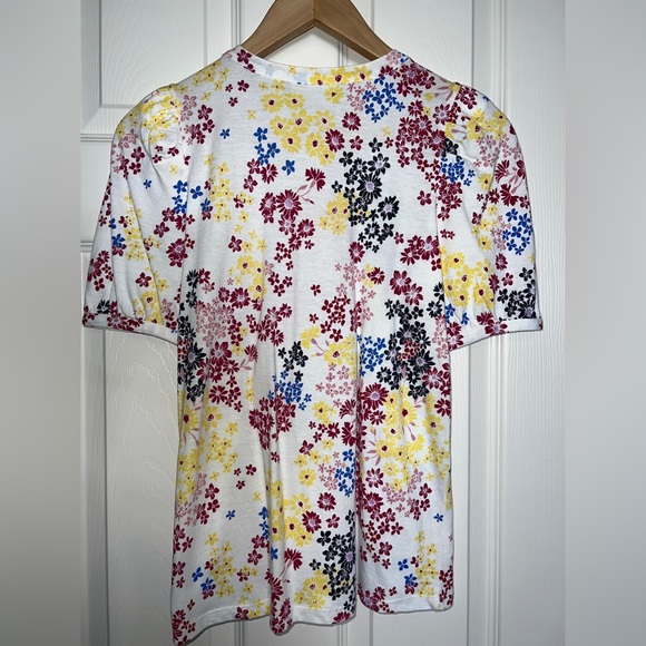 🌺 NWT! White Floral Top - Picture 6 of 6